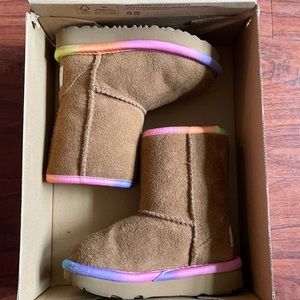 Ugg classic short ll rainbow size 6